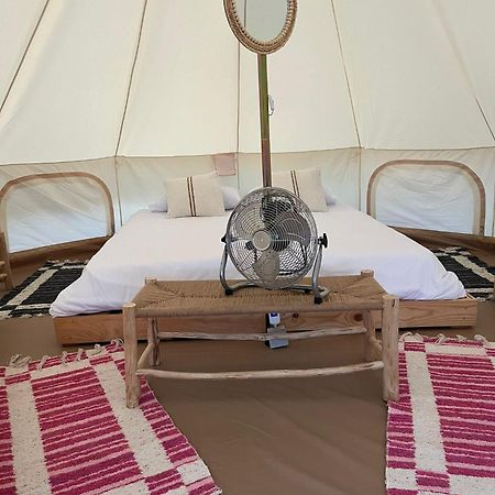 Camping Vila De Sarria Exterior foto