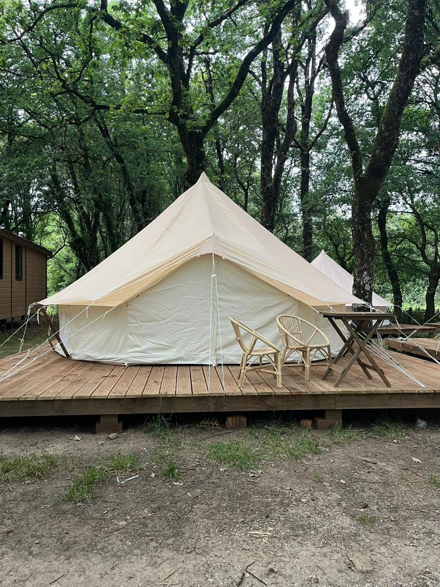 Camping Vila De Sarria Exterior foto